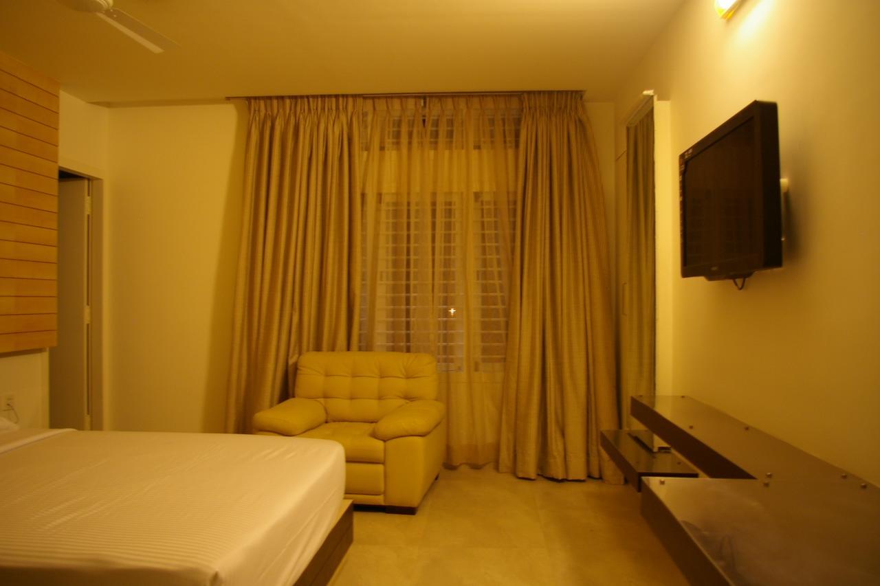 Roseline Suites Bangalore Eksteriør bilde