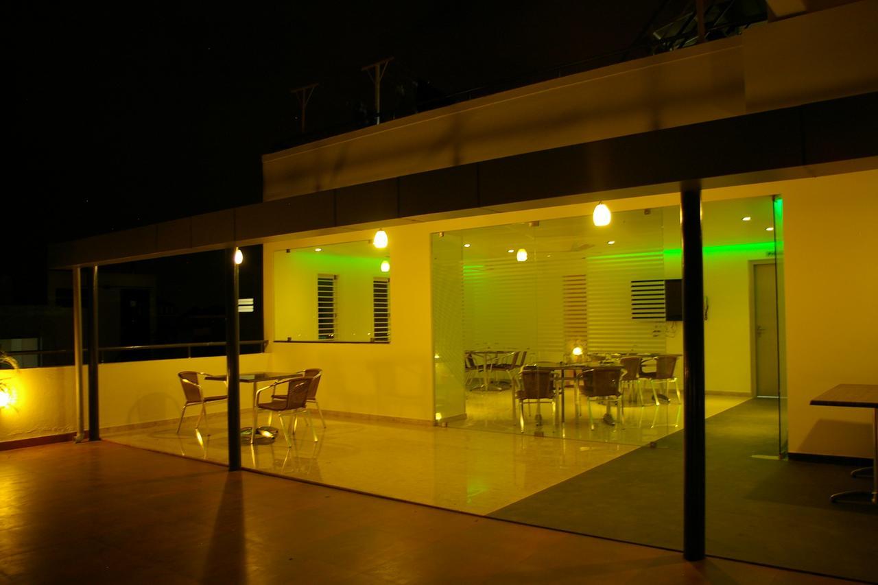 Roseline Suites Bangalore Eksteriør bilde
