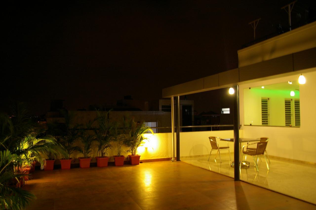 Roseline Suites Bangalore Eksteriør bilde
