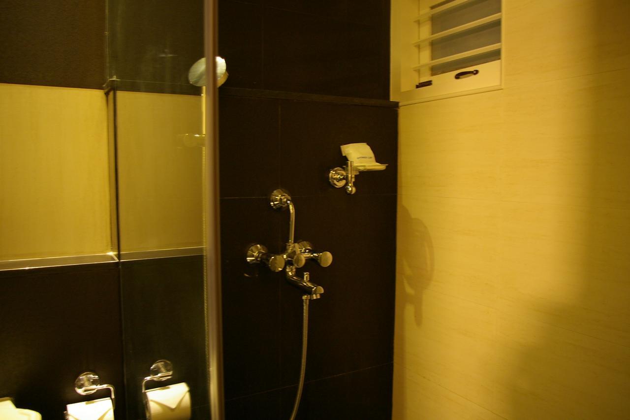 Roseline Suites Bangalore Eksteriør bilde