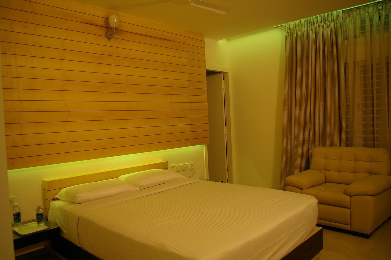 Roseline Suites Bangalore Eksteriør bilde