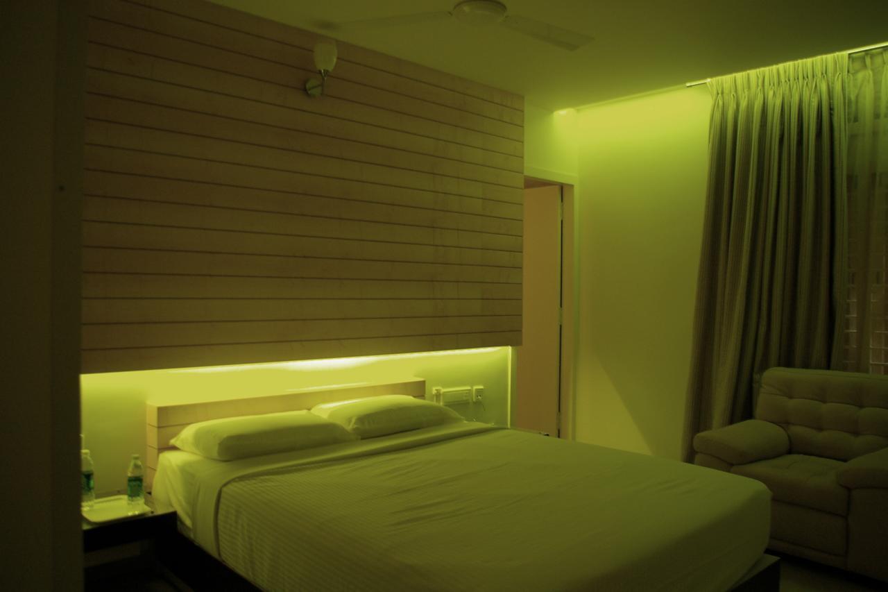 Roseline Suites Bangalore Eksteriør bilde